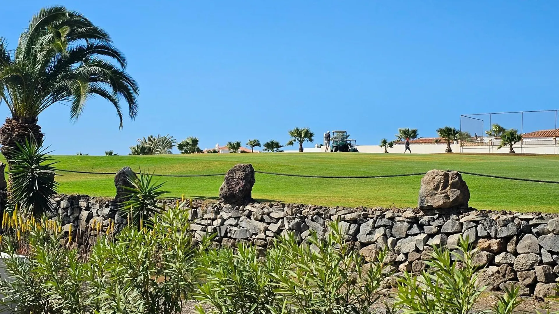 Апартаменты New Stunning Golf View & Pool , South Tenerife Сан Мигель